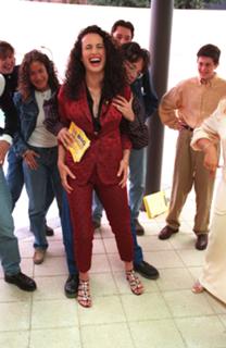 Andie MacDowell feet photo thumbnail