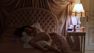 Andie MacDowell feet photo thumbnail