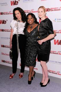 Andie MacDowell feet photo thumbnail