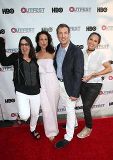 Andie MacDowell feet photo thumbnail