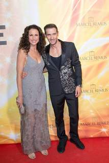 Andie MacDowell feet photo thumbnail