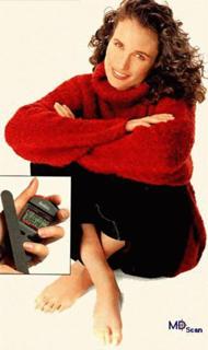 Andie MacDowell feet photo thumbnail