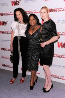 Andie MacDowell feet photo thumbnail