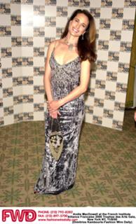 Andie MacDowell feet photo thumbnail