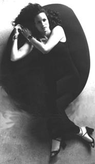 Andie MacDowell feet photo thumbnail