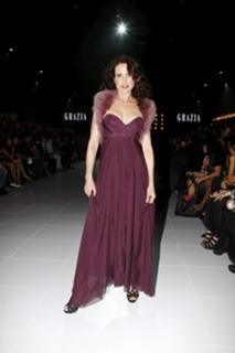 Andie MacDowell feet photo thumbnail