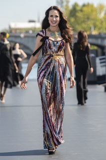 Andie MacDowell feet photo thumbnail