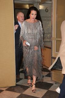 Andie MacDowell feet photo thumbnail