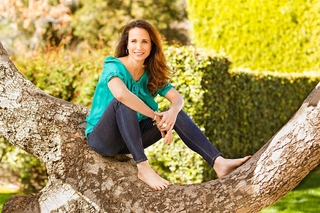 Andie MacDowell feet photo thumbnail