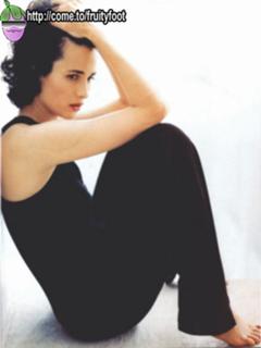 Andie MacDowell feet photo thumbnail