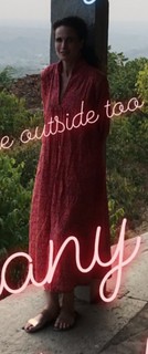 Andie MacDowell feet photo thumbnail