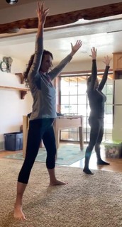 Andie MacDowell feet photo thumbnail
