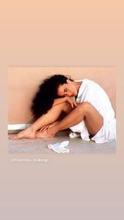 Andie MacDowell feet photo thumbnail