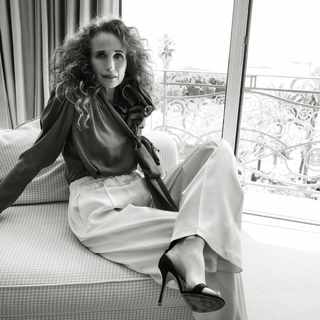 Andie MacDowell feet photo thumbnail