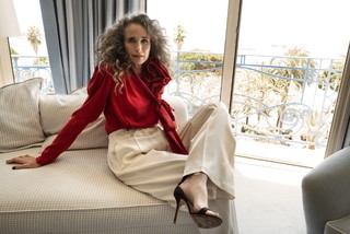 Andie MacDowell feet photo thumbnail