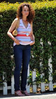 Andie MacDowell feet photo thumbnail