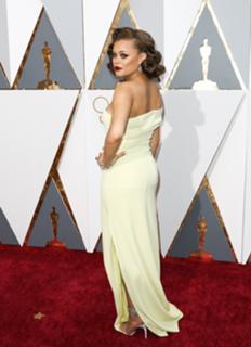 Andra Day feet photo 8
