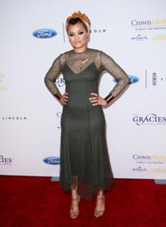 Andra Day feet photo 11