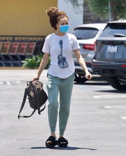Andra Day feet photo 2
