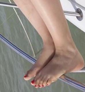 Andrea Barber feet photo 9
