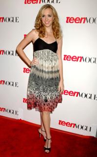 Andrea Bowen feet photo 9