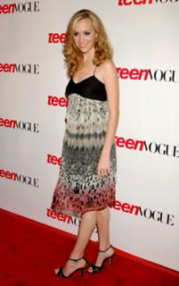 Andrea Bowen feet photo 8