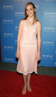Andrea Bowen feet photo 16