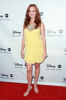 Andrea Bowen feet photo 9