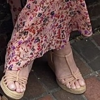 Andrea Canning feet photo 1