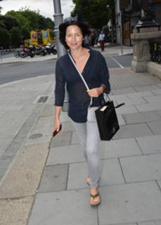 Andrea Corr feet photo thumbnail
