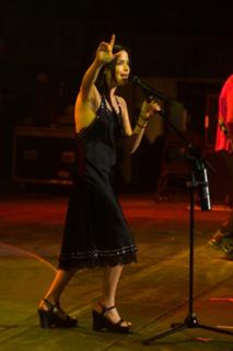 Andrea Corr feet photo thumbnail