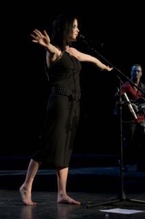 Andrea Corr feet photo thumbnail