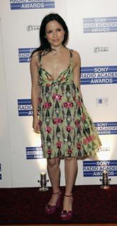 Andrea Corr feet photo thumbnail