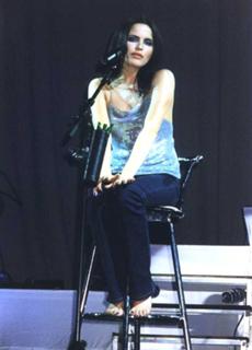 Andrea Corr feet photo thumbnail