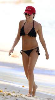 Andrea Corr feet photo thumbnail