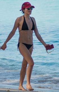 Andrea Corr feet photo thumbnail