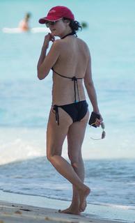 Andrea Corr feet photo thumbnail