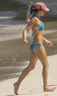 Andrea Corr feet photo thumbnail