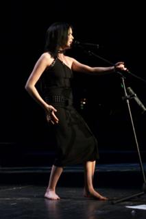 Andrea Corr feet photo thumbnail