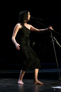 Andrea Corr feet photo thumbnail