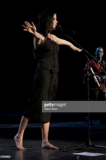 Andrea Corr feet photo thumbnail
