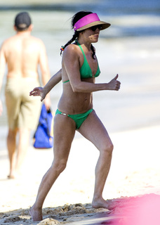 Andrea Corr feet photo thumbnail