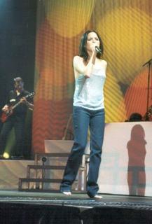 Andrea Corr feet photo thumbnail