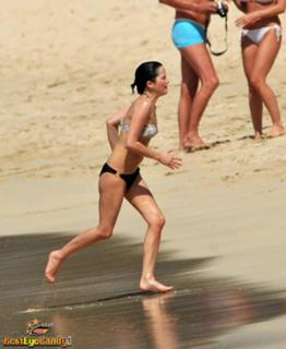 Andrea Corr feet photo thumbnail