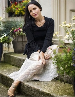 Andrea Corr feet photo thumbnail