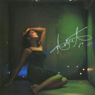 Andrea Corr feet photo thumbnail