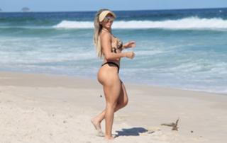 Andrea De Andrade feet photo 8