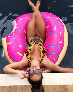 Andrea De Andrade feet photo 2