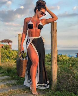 Andrea De Andrade feet photo 1