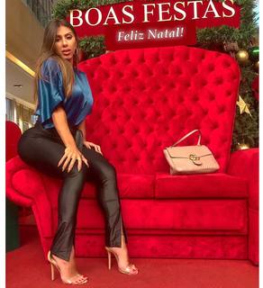 Andrea De Andrade feet photo 1